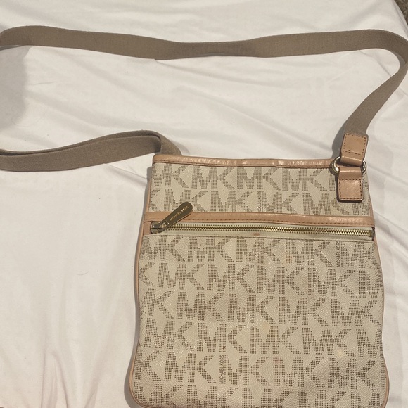 Michael Kors Crossbody - Picture 4 of 4